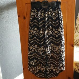 Daisy printed high low skirt size small.